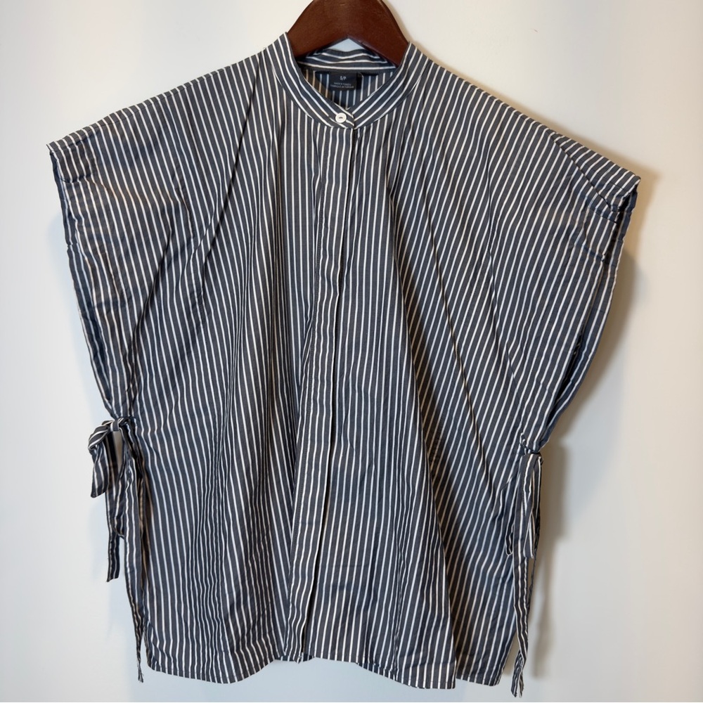 Club Monaco Women's Top Blue White Striped Casual Sleeveless Size S 100% Cotton